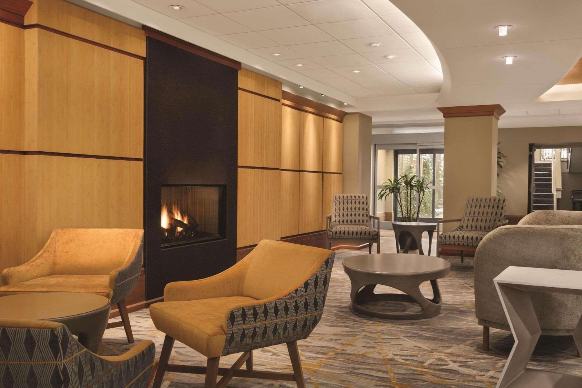 Radisson Hotel Providence Airport Warwick Exterior photo